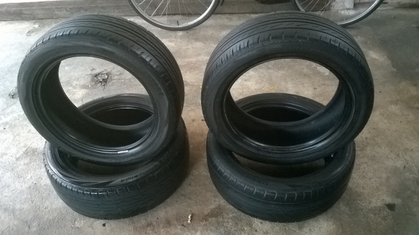 ยางBRIDGESTONE 195 50 16ปี14 จำนวน1ชุด ยางไม่กินข้างสภาพok ราคา2300บาท โทร0924462525โส