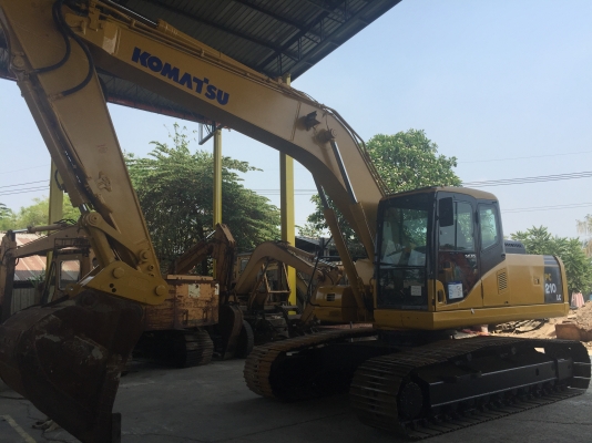 Komatsu PC210LC รถเก่าญี่ปุ่น ยังไม่เคยผ่านการใช้งานในไทย มีใบอินวอยซ์ สนใจติดต่อ 0813553478