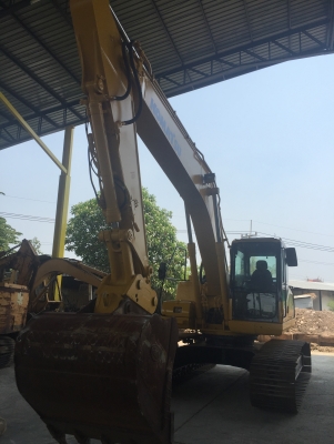 Komatsu PC210LC รถเก่าญี่ปุ่น ยังไม่เคยผ่านการใช้งานในไทย มีใบอินวอยซ์ สนใจติดต่อ 0813553478