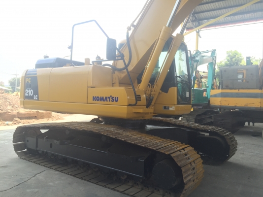 Komatsu PC210LC รถเก่าญี่ปุ่น ยังไม่เคยผ่านการใช้งานในไทย มีใบอินวอยซ์ สนใจติดต่อ 0813553478
