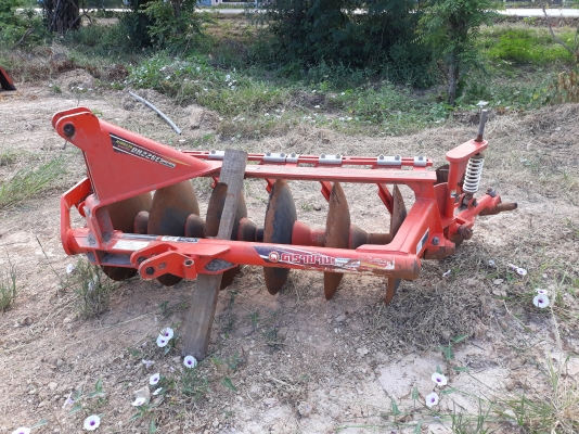 ขายรถไถL3608spปี58มีผาลพรวนพร้อมใช้งานครับ