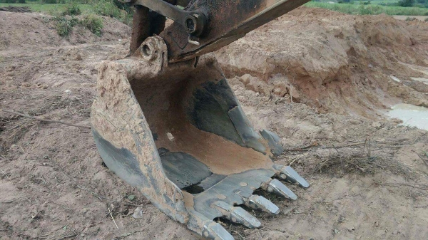 HITACHI EX200-1 สภาพใช้งานได้ดี บูชโช่ โลนเลอร์ไม่แตก เครื่องปั้มดี อยู่ภาคอิสาน ราคา350,000บ. สนใจ 0835601591 หรือ 0903494058 HITACHI EX200-1 สภาพใช้งานได้ดี บูชโช่ โลนเลอร์ไม่แตก เครื่องปั้มดี อยู่ภาคอิสาน ราคา350,000บ. สนใจ 0835601591 หรือ 0903494058