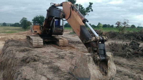 HITACHI EX200-1 สภาพใช้งานได้ดี บูชโช่ โลนเลอร์ไม่แตก เครื่องปั้มดี อยู่ภาคอิสาน ราคา350,000บ. สนใจ 0835601591 หรือ 0903494058 HITACHI EX200-1 สภาพใช้งานได้ดี บูชโช่ โลนเลอร์ไม่แตก เครื่องปั้มดี อยู่ภาคอิสาน ราคา350,000บ. สนใจ 0835601591 หรือ 0903494058