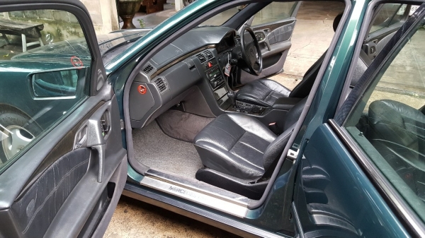 benz   e230avantgarde