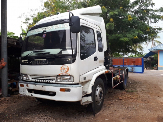 รถหกล้อหัวลาก