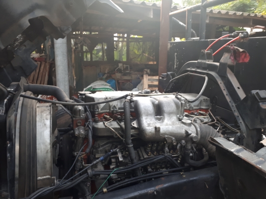 รถหกล้อหัวลาก