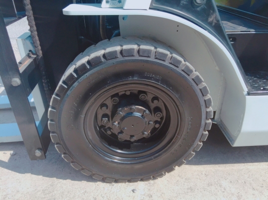 forklift มือสองสภาพดีพร้อมใช้งาน