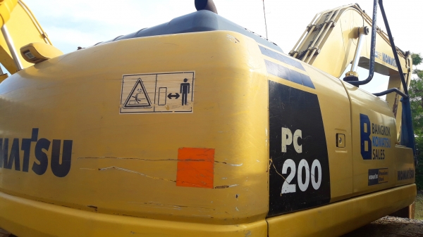 ขายรถแบ็คโฮ KOMATSU PC200-8N1 สเปคญี่ปุ่นแท้ มีกล้องมองหลัง สภาพดีมาก