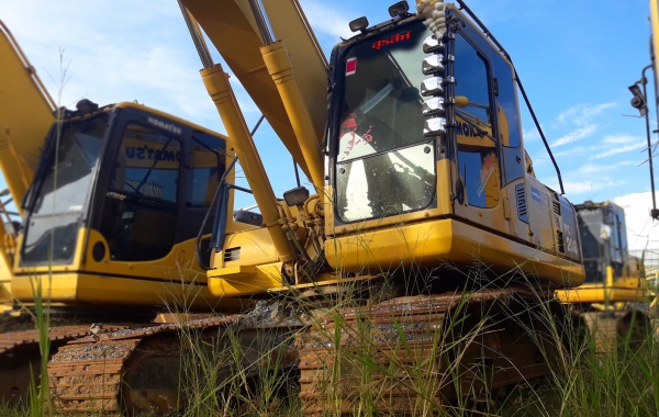 ขายรถแบ็คโฮ KOMATSU PC200-8N1 สเปคญี่ปุ่นแท้ มีกล้องมองหลัง สภาพดีมาก