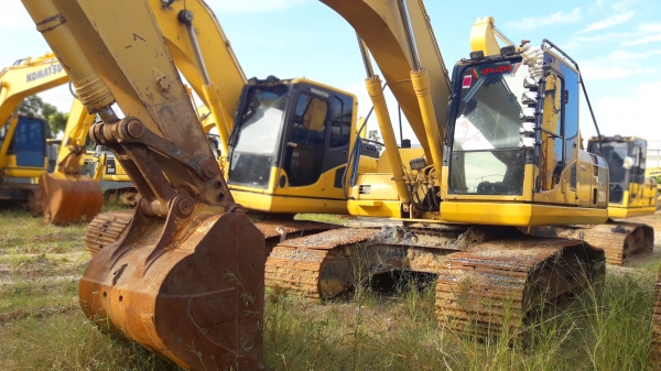 ขายรถแบ็คโฮ KOMATSU PC200-8N1 สเปคญี่ปุ่นแท้ มีกล้องมองหลัง สภาพดีมาก