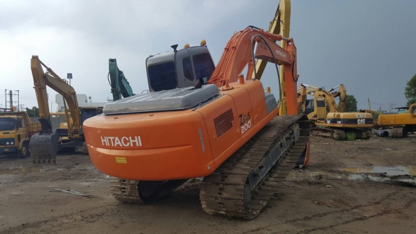 ขายด่วน!! Hitachi ZX200-1 สภาพสวยค่ะ