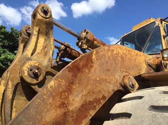 ขายรถตัก CATERPILLAR 988B รถนำเข้าจากญี่ปุ่นแท้ๆ บุ้งกี๋ขนาด 4.5 คิว เครื่อง เกียร์ ปั้ม สมบูรณ์พร้อมใช้ครับ ติดต่อ 063-9316985 ID LINE : 0639316985