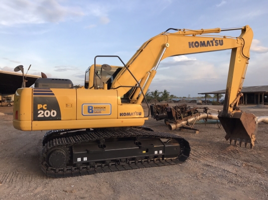 ขายด่วน!! Komatsu PC200-8MO ไมล์ ชั่วโมง 6,000 สภาพสวยค่ะ