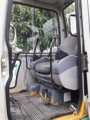 ขายKOMATSU PC30-7  เก่าญี่ปุ่นแท้  เดิมๆๆ  สภาพดี  3,XXX  ชั่วโมง  เครื่องปั๊มดี  พร้อมใช้  โทร  089-3818694  ดวงนภา