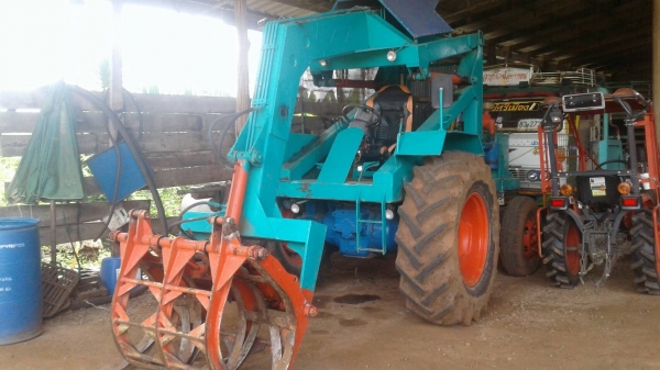 รถคีบอ้อย