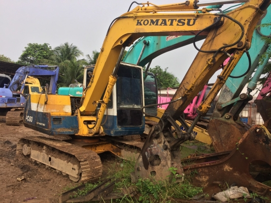 รถขุดมีหัวกระแทก..pc60-6. รถสภาพดี เดิมๆมีบุ้งกี้ให้