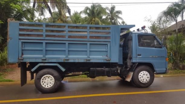6ล้อดั้มพ์ ISUZU NPR 115แรงม้า แท้ห้าง เฟืองท้าย145 มีสโล แอร์มี เกียร์สั้น ยางเต็ม6เส้น ภาษีเต็ม คัทซีสวย เครื่องดี เล่มพร้อม ราคาต่อรองได้ รถสวยๆ พร้อมใช้งาน 0872976734