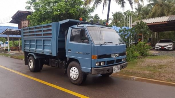 6ล้อดั้มพ์ ISUZU NPR 115แรงม้า แท้ห้าง เฟืองท้าย145 มีสโล แอร์มี เกียร์สั้น ยางเต็ม6เส้น ภาษีเต็ม คัทซีสวย เครื่องดี เล่มพร้อม ราคาต่อรองได้ รถสวยๆ พร้อมใช้งาน 0872976734