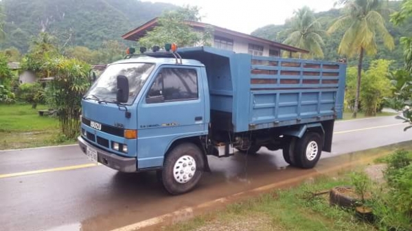 6ล้อดั้มพ์ ISUZU NPR 115แรงม้า แท้ห้าง เฟืองท้าย145 มีสโล แอร์มี เกียร์สั้น ยางเต็ม6เส้น ภาษีเต็ม คัทซีสวย เครื่องดี เล่มพร้อม ราคาต่อรองได้ รถสวยๆ พร้อมใช้งาน 0872976734