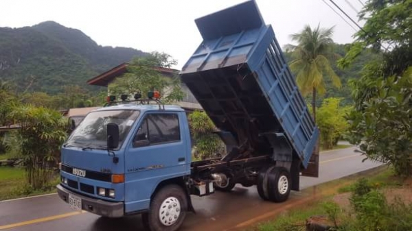6ล้อดั้มพ์ ISUZU NPR 115แรงม้า แท้ห้าง เฟืองท้าย145 มีสโล แอร์มี เกียร์สั้น ยางเต็ม6เส้น ภาษีเต็ม คัทซีสวย เครื่องดี เล่มพร้อม ราคาต่อรองได้ รถสวยๆ พร้อมใช้งาน 0872976734