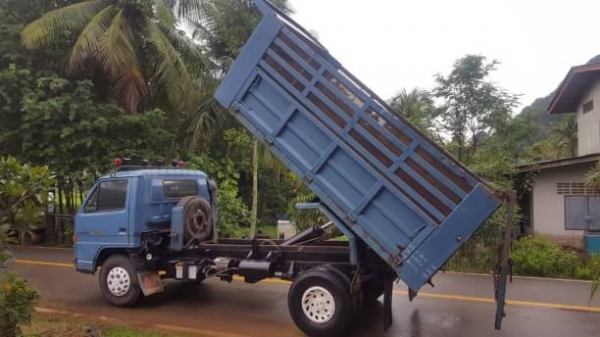 6ล้อดั้มพ์ ISUZU NPR 115แรงม้า แท้ห้าง เฟืองท้าย145 มีสโล แอร์มี เกียร์สั้น ยางเต็ม6เส้น ภาษีเต็ม คัทซีสวย เครื่องดี เล่มพร้อม ราคาต่อรองได้ รถสวยๆ พร้อมใช้งาน 0872976734