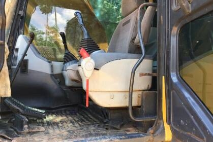 KOMATSU PC200-7 รถใช้งานอยู่ เครื่อง ปั้ม ทำงานปกติ เล่มพร้อม ราคาต่อรองได้ 0872976734 KOMATSU PC200-7 รถใช้งานอยู่ เครื่อง ปั้ม ทำงานปกติ เล่มพร้อม ราคาต่อรองได้ 0872976734