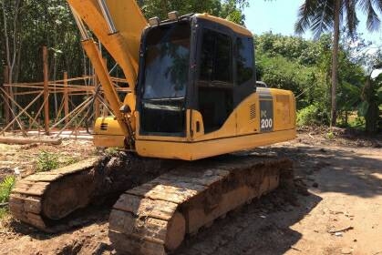 KOMATSU PC200-7 รถใช้งานอยู่ เครื่อง ปั้ม ทำงานปกติ เล่มพร้อม ราคาต่อรองได้ 0872976734