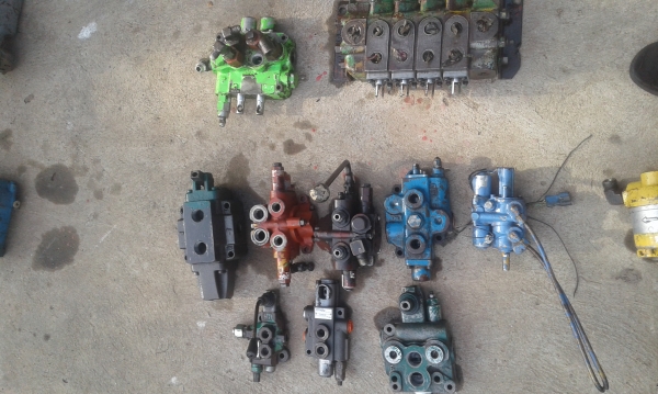 ขายคอนโทนน้ำมันไฮดรอลิก ขายคอนโทนน้ำมันไฮดรอลิก