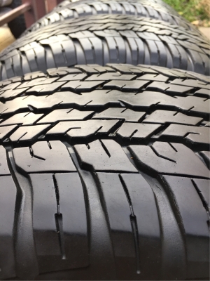 ยาง Dunlop 265 65 17 ปี16 ดอกเต็ม ไม่มีปะ เนื้อนิ่มๆ ใช้ยาว ราคาไม่แพง