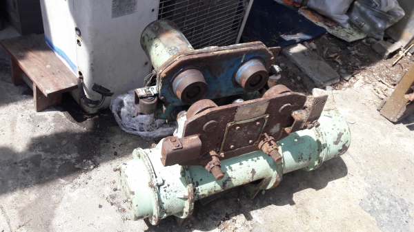 ขายรอกสลิงไฟฟ้า. 1000 kg. ไฟ 380 V 3 เฟส.