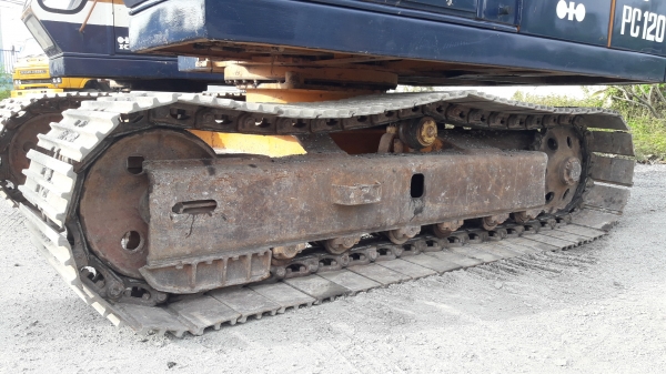 ขายรถแบ็คโฮ KOMATSU PC100-1 มีไลน์หัวกระแทก สภาพสวย ๆ เดิม ๆ เหมาะไปติดหัวคีบไม้