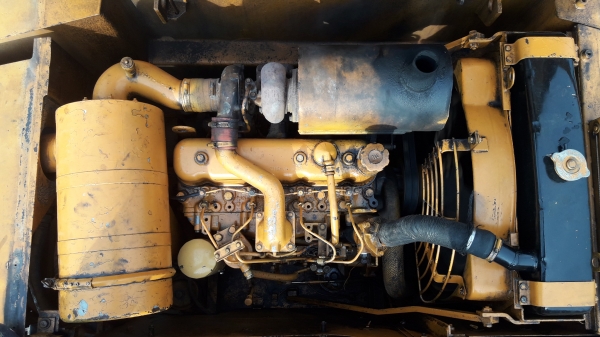 ขายรถแบ็คโฮ KOMATSU PC100-1 มีไลน์หัวกระแทก สภาพสวย ๆ เดิม ๆ เหมาะไปติดหัวคีบไม้