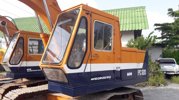 ขายรถแบ็คโฮ KOMATSU PC100-1 มีไลน์หัวกระแทก สภาพสวย ๆ เดิม ๆ เหมาะไปติดหัวคีบไม้