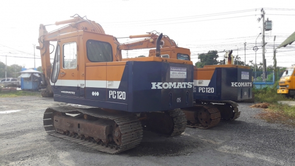 ขายรถแบ็คโฮ KOMATSU PC100-1 มีไลน์หัวกระแทก สภาพสวย ๆ เดิม ๆ เหมาะไปติดหัวคีบไม้