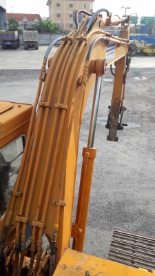 ขายรถแบ็คโฮ KOMATSU PC100-1 มีไลน์หัวกระแทก สภาพสวย ๆ เดิม ๆ เหมาะไปติดหัวคีบไม้