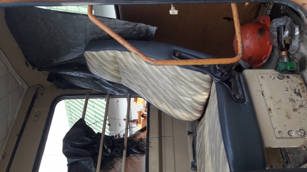 ขายรถแบ็คโฮ KOMATSU PC100-1 มีไลน์หัวกระแทก สภาพสวย ๆ เดิม ๆ เหมาะไปติดหัวคีบไม้