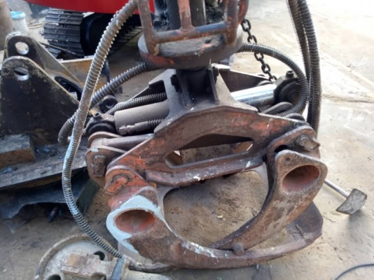 คีบแบ็คโ 120