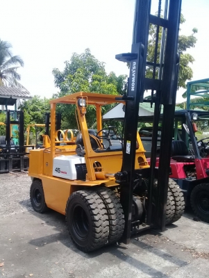 +++ ขายโฟล์คลิฟท์  KOMATSU FG45  ขนาด  4.5  ตัน  เครื่องยนต์เบนซิน  เสา  4  เมตร  เกียร์ธรมดา  งา 1,200  มม.  ล้อหน้าคู่  ยางตันครับ