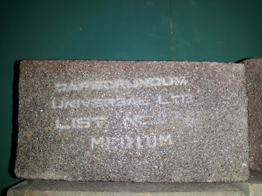 ขายหินขัดตราเสือขนาด 4&times;2&times;2" งานเก่าเก็บแบบเหลี่ยมสั้นหนา