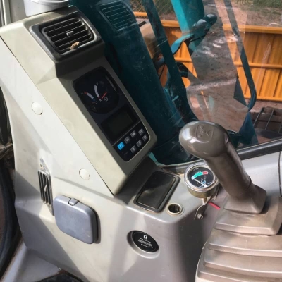 ขาย 1,350,000 KOBELCO sk 200-6 ไฟฟ้าครบ เครื่องดี ปั้มแรง เอวแน่น ช่วงล่างสวยพร้อมใช้ เอกวารเล่มทะเบียน รถอยู่ มุกดาหาร 090-772-3710 090-772-3708