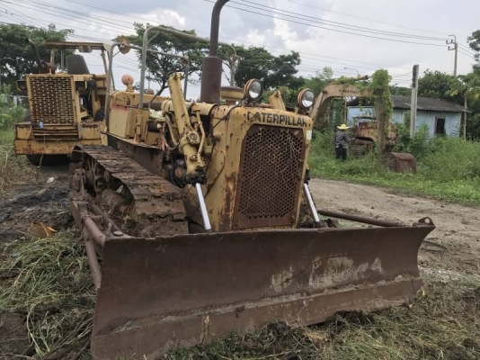 ขาย 199,000 บาท CATTERPILAR D4D เครื่องดี เกียร์ดี โช่หนา พร้อมใช้  เอกสารชื้อขาย  รถอยู่ กทม. 090-772-3710 090-772-3708