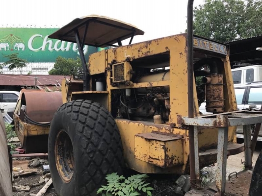 ขาย 325,000  รถบด BETELLI  2 เพลา เครื่องดี. เกียร์ดี สภาพพร้อมใช้.  เอกสารชื้อขาย รถอยู่ กทม. 090-772-3710 090-772-3708