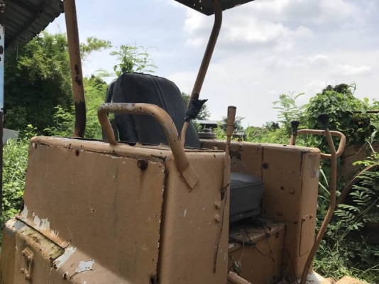 ขาย 99,000  KOMATSU D 20-3 เครื่องดี เกียรดี โซ่หนา ตีนเป็ดสั้น รถอยู่ กทม. 090-772-3710 090-772-3708