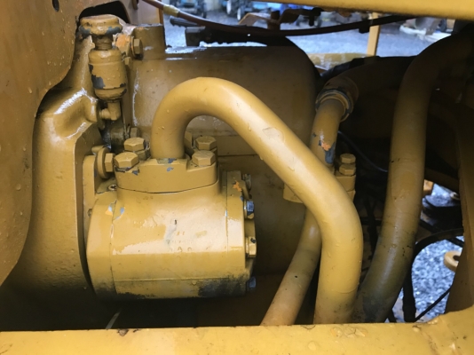 ขายรถตัก Komatsu 510 ; รถเก่าญี่ปุ่น 100\%;  สภาพสวยพร้อมใช้งานได้ทันที สนใจติดต่อ 081-9485494