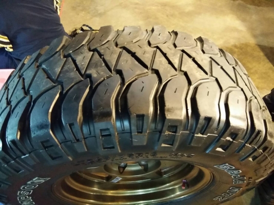 ฝากขายมิคกี้ทอมสันขนาด 265 75 16 ปี 14 รัดแมคTE 37 กว้าง 8 ออฟ0 จะนวน1ชุดขาย12000 บาท