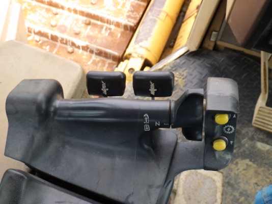 CAT D6M-XL สภาพสวยจัด นำเข้าจากญี่ปุ่น ไม่เคยใช้งานในไทย