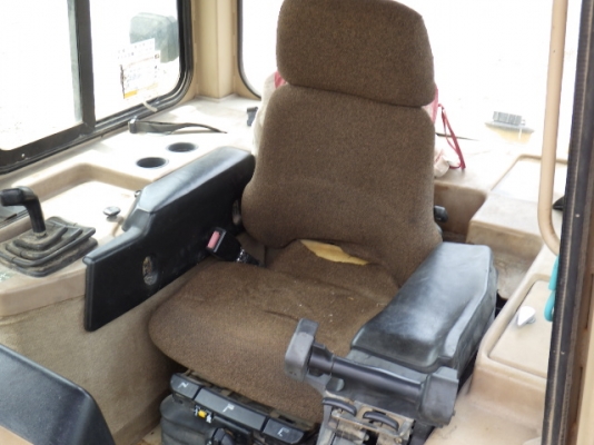 CAT D6M-XL สภาพสวยจัด นำเข้าจากญี่ปุ่น ไม่เคยใช้งานในไทย