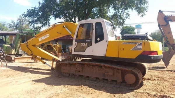 ขาย 650,000 KOBELCO SK200 MARK 3 เก๋งเทา เครื่องดี ปั้มแรง เอวแน่น ช่วงล่างดี ไฟฟ้าตัด เอกสารอินวอยท์  สินค้าอยู่  อุดรธานี โทร090-772-3708,090-772-3710