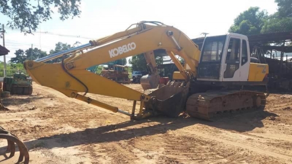 ขาย 650,000 KOBELCO SK200 MARK 3 เก๋งเทา เครื่องดี ปั้มแรง เอวแน่น ช่วงล่างดี ไฟฟ้าตัด เอกสารอินวอยท์  สินค้าอยู่  อุดรธานี โทร090-772-3708,090-772-3710