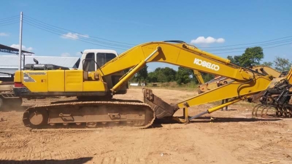ขาย 650,000 KOBELCO SK200 MARK 3 เก๋งเทา เครื่องดี ปั้มแรง เอวแน่น ช่วงล่างดี ไฟฟ้าตัด เอกสารอินวอยท์  สินค้าอยู่  อุดรธานี โทร090-772-3708,090-772-3710